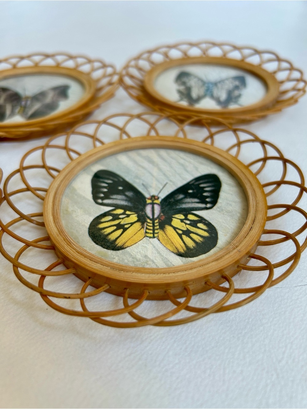 Set of 5 Round Wicker Butterfly Coasters - Picture 2 of 4